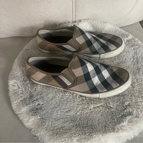 Burberry Slip On Loafers - Picture 10 of 13